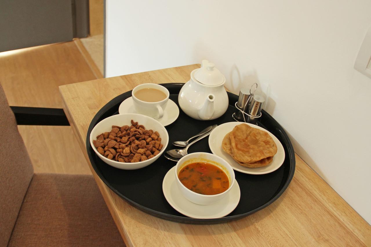 Oyo 2026 Hotel Aishwarya Residency Navi Mumbai Extérieur photo