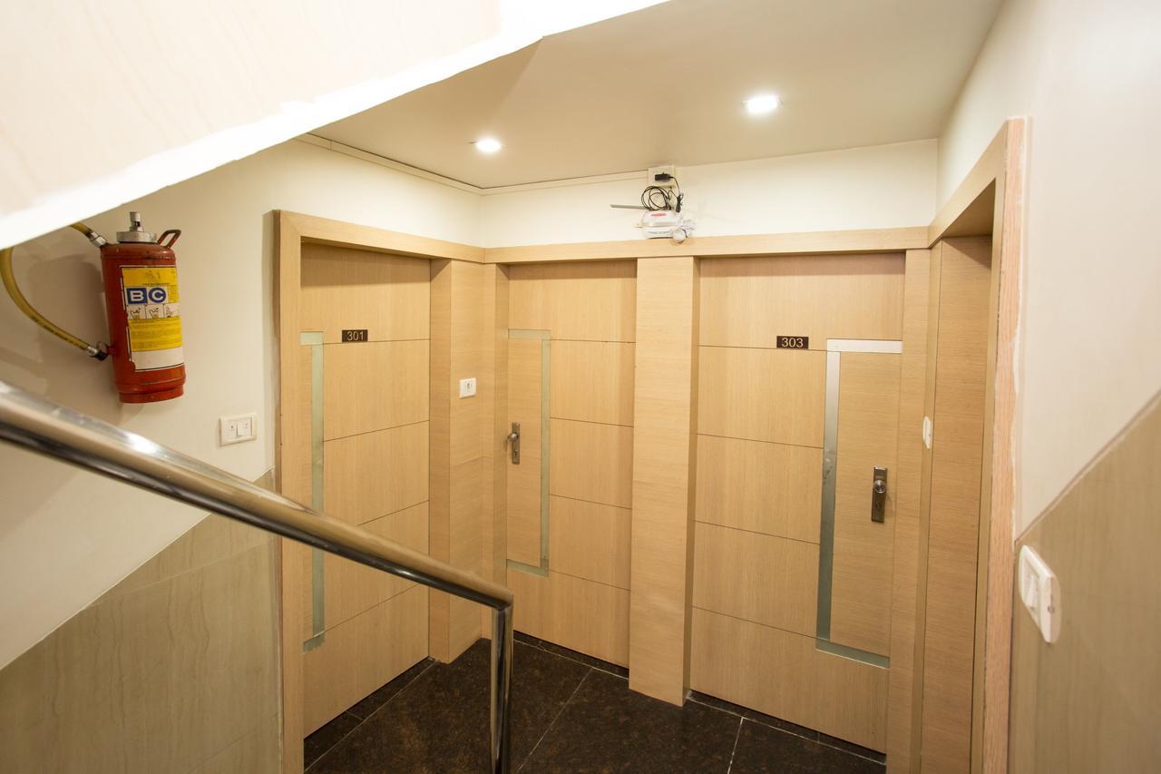 Oyo 2026 Hotel Aishwarya Residency Navi Mumbai Extérieur photo